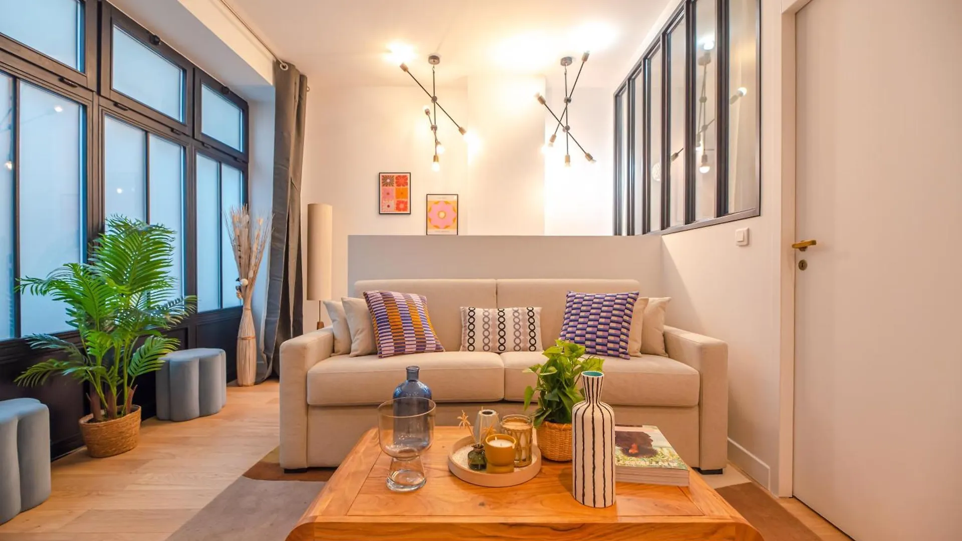 Wonderful Flat In The Marais location